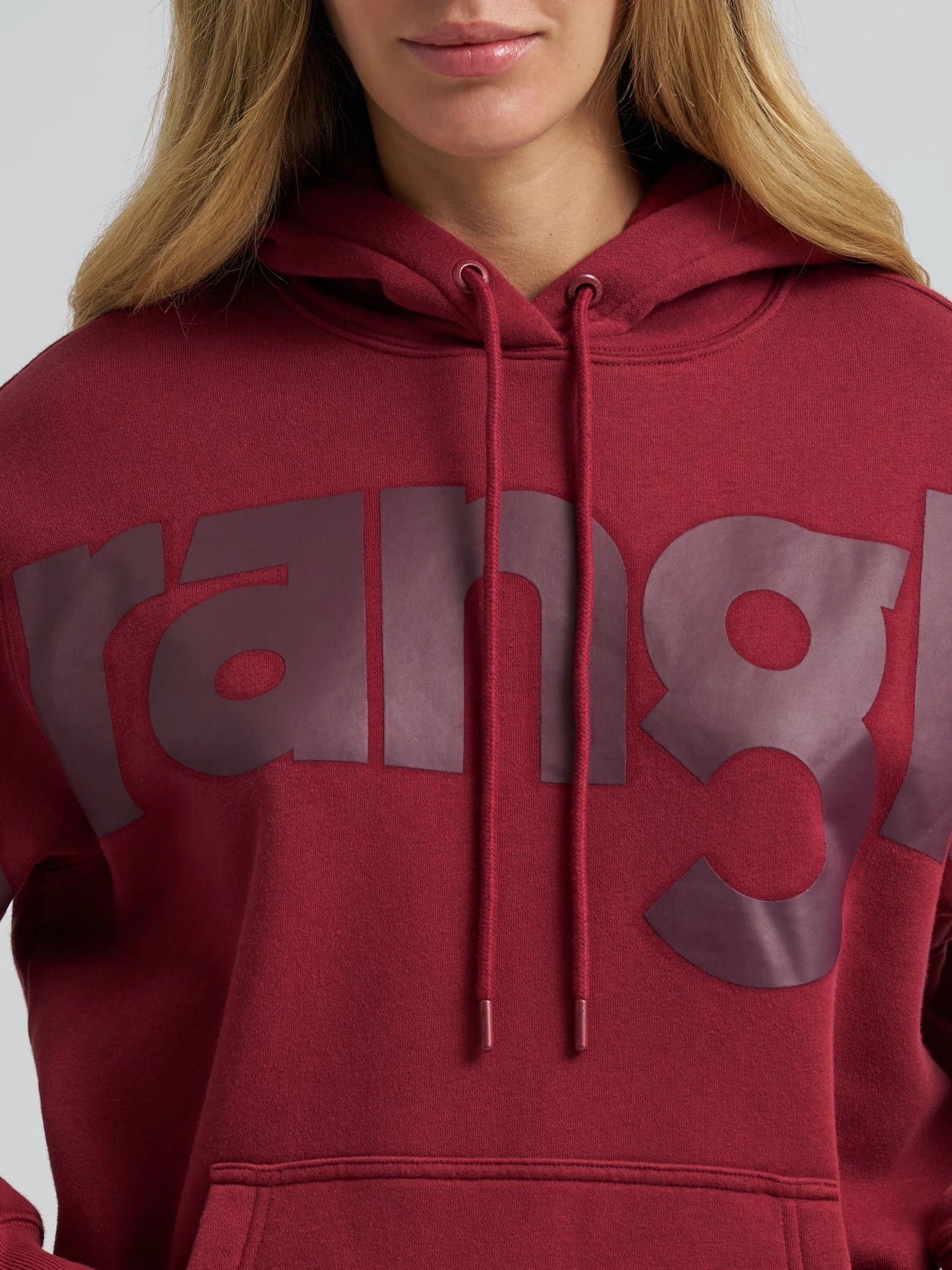 Wrangler Retro® Punchy Logo Hoodie – Burgundy