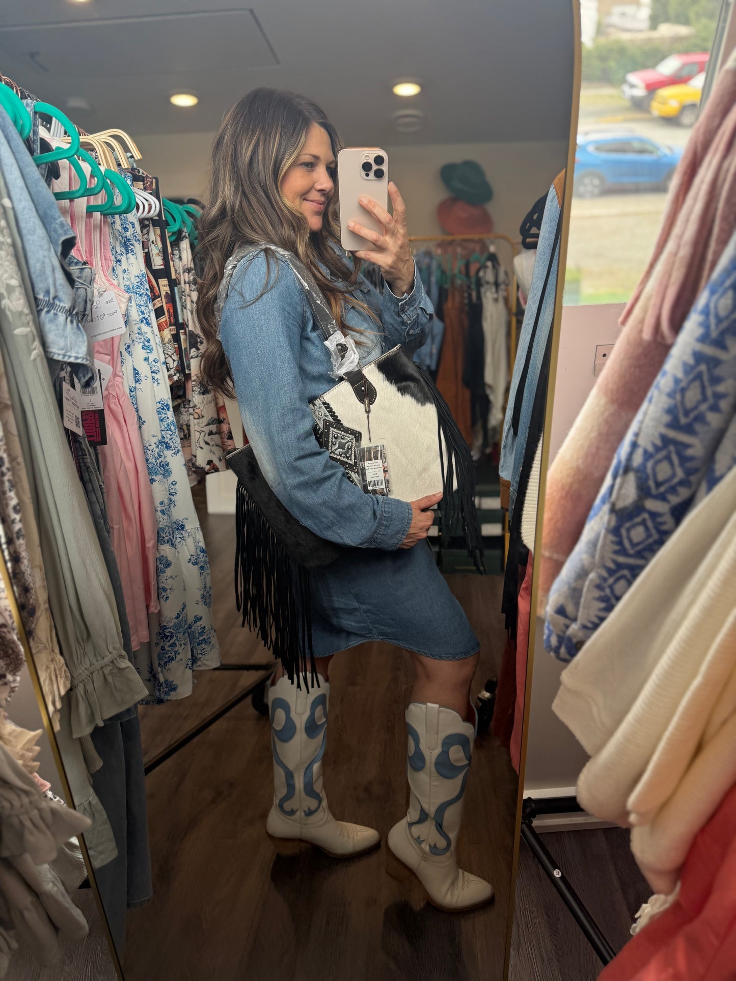 Trinity Ranch Hair On Cowhide Concealed Carry Tote - black and white hide