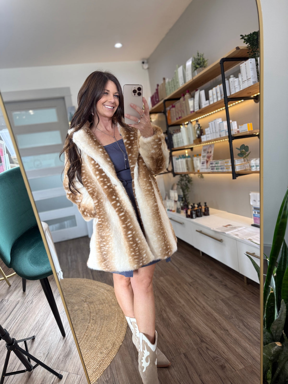 The Fawn & Fabulous Faux Fur Coat 🤎